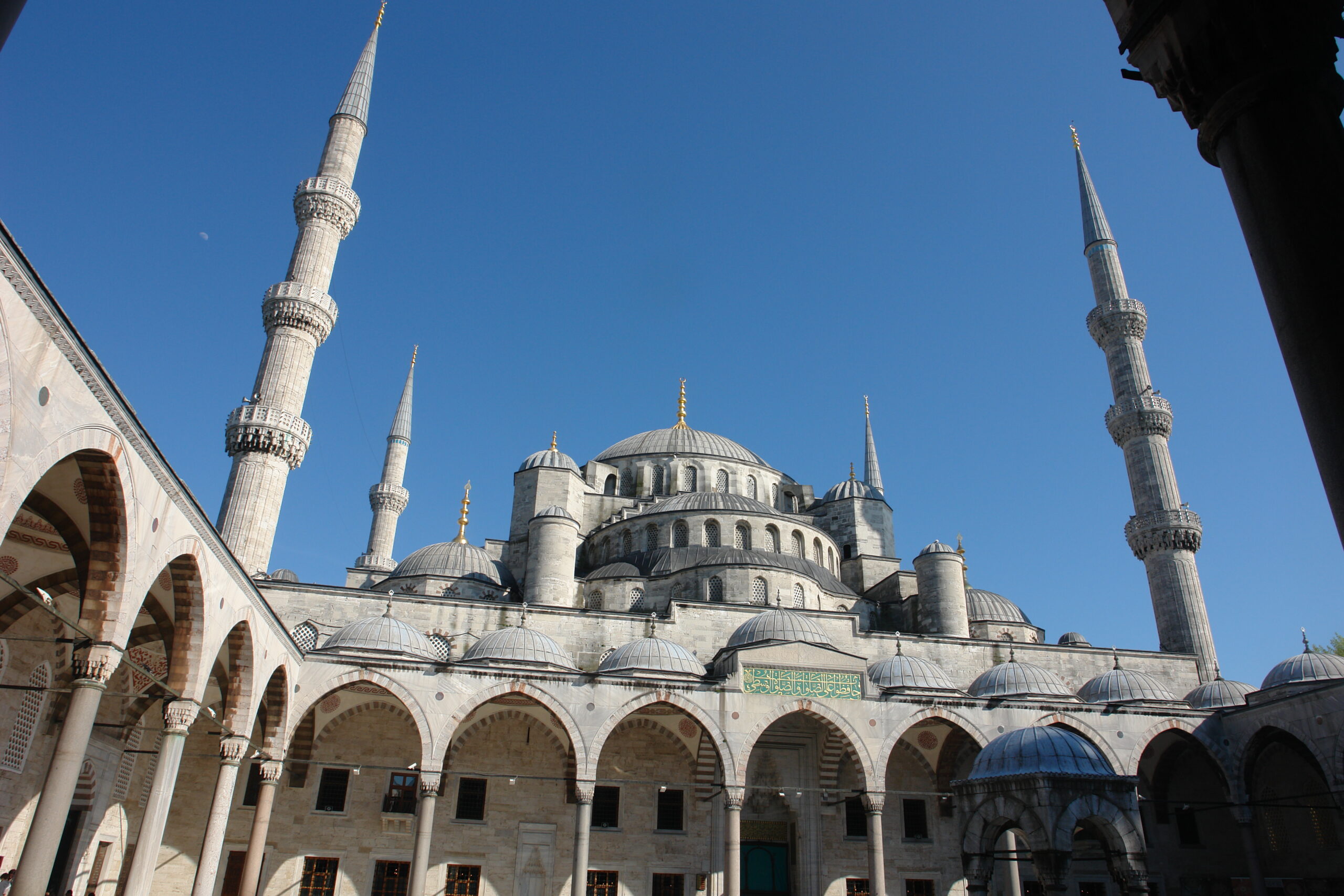 イスタンブールの世界遺産のスルタンアフメト・モスク（ブルーモスク）