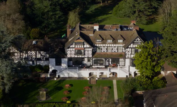 ザ・マナー・エルストリー The Manor Elstree